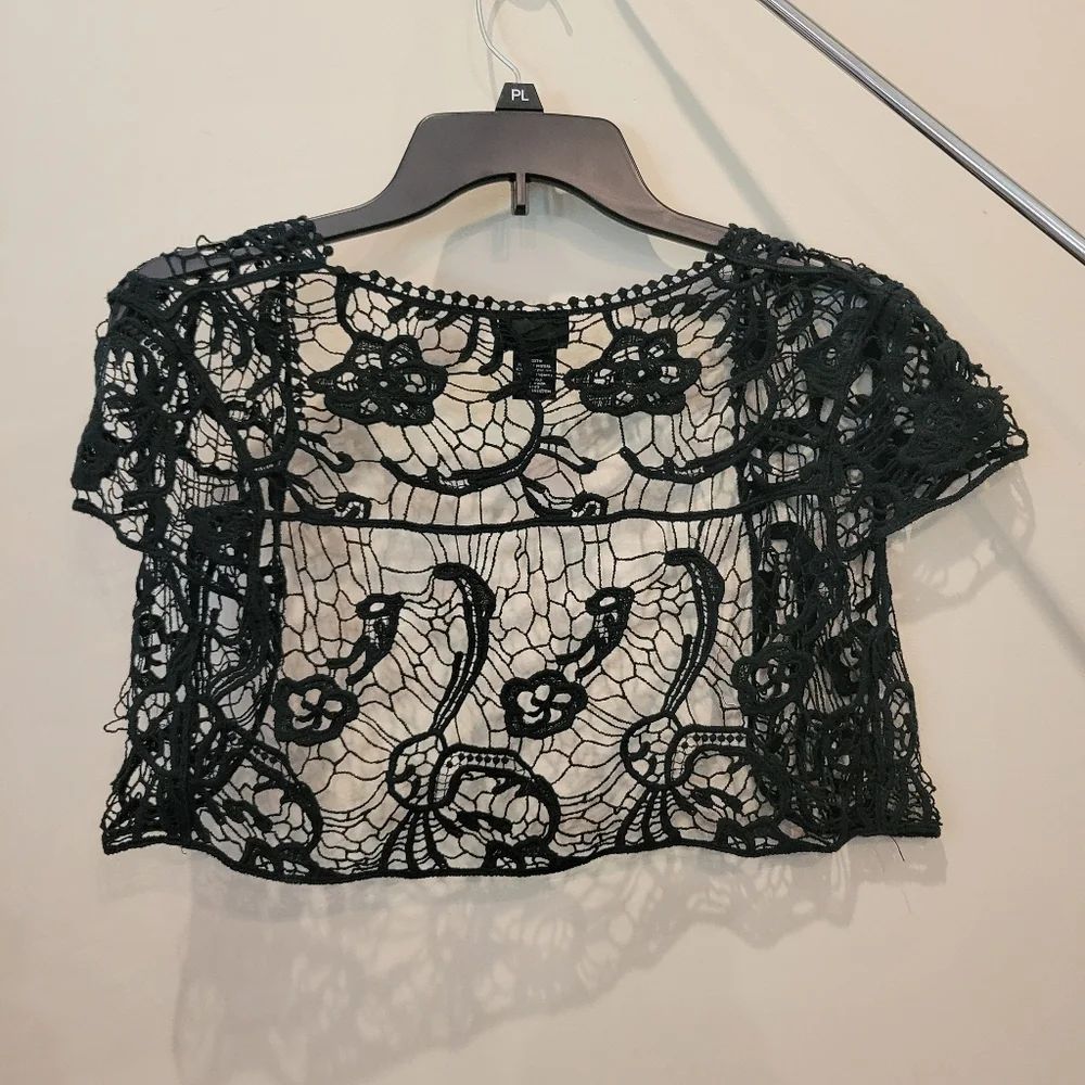 Rue21 floral lace shrug - Picture 4 of 4